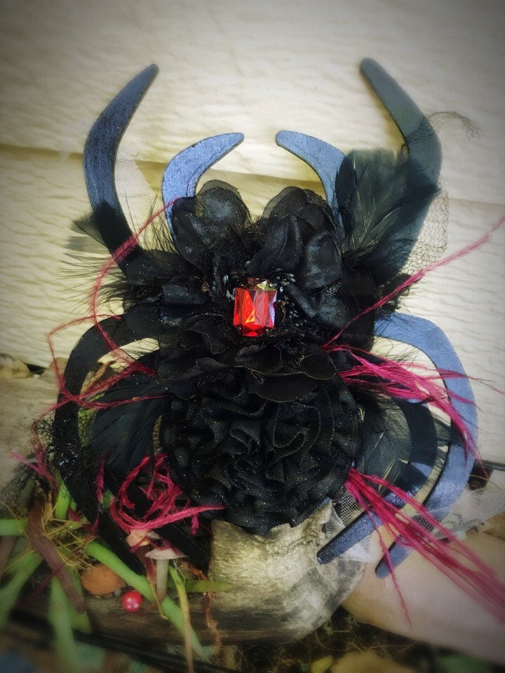 Spider large hair clip. Just in time for spooky Halloween