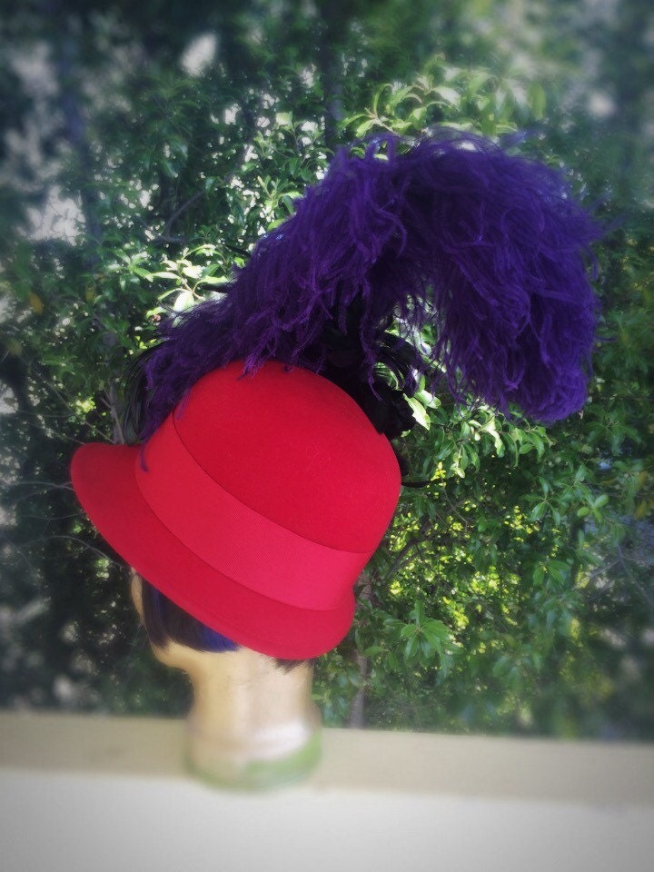 Pretty Purple showgirl Ostrich feather Burlesque clip. Shows, Cosplay, party hat, wedding, hat clip.